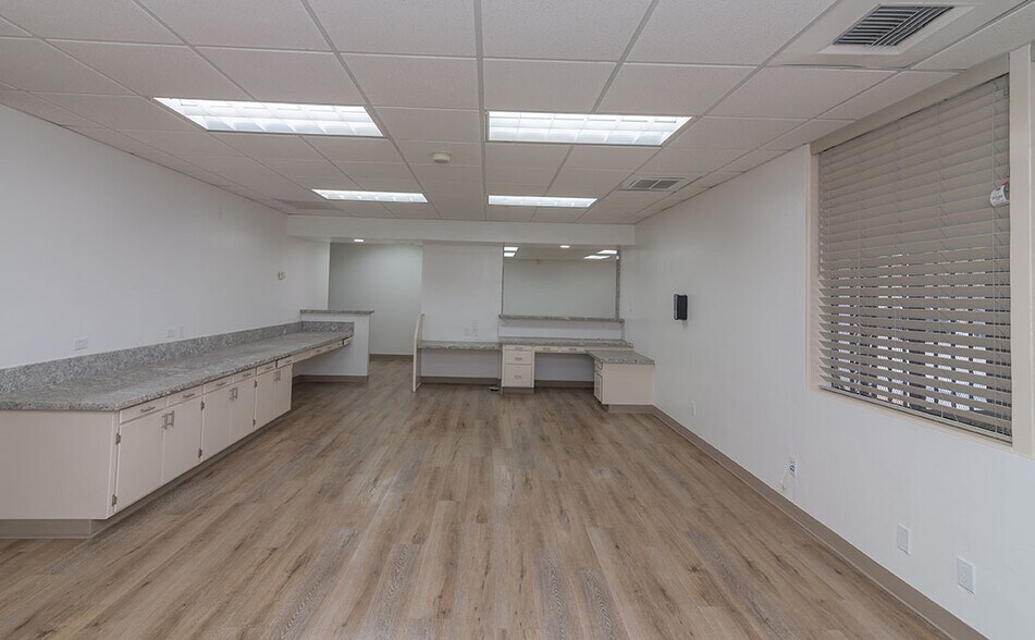 More Photos Of 3801 San Dimas St, Bakersfield Medical For Lease