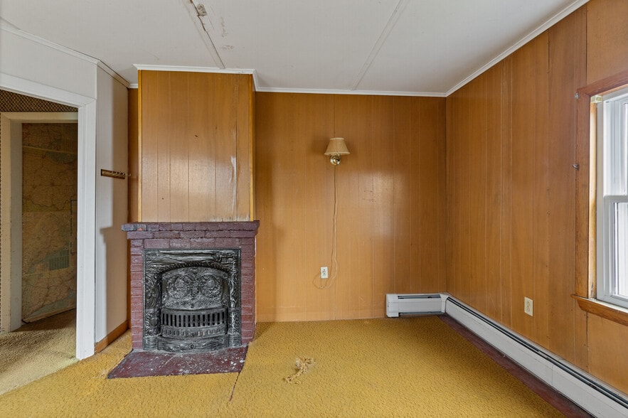 More Photos Of 166 Silver St, Waterville Medical For Sale