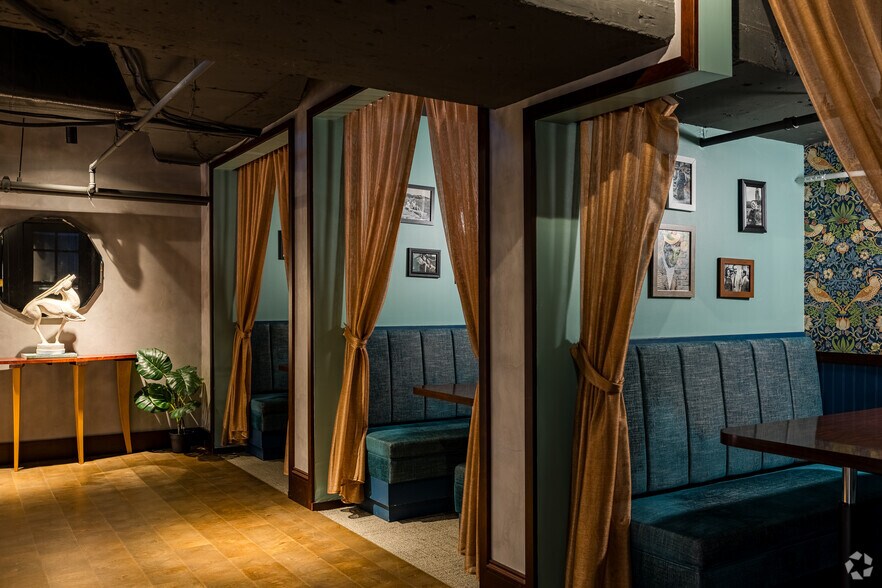 More Photos Of 3035 Peachtree Rd, Atlanta Office For Lease