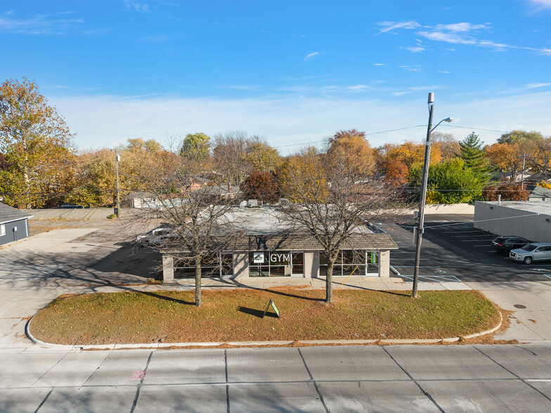 Primary Photo Of 26600 Harper Ave, Saint Clair Shores Freestanding For Lease