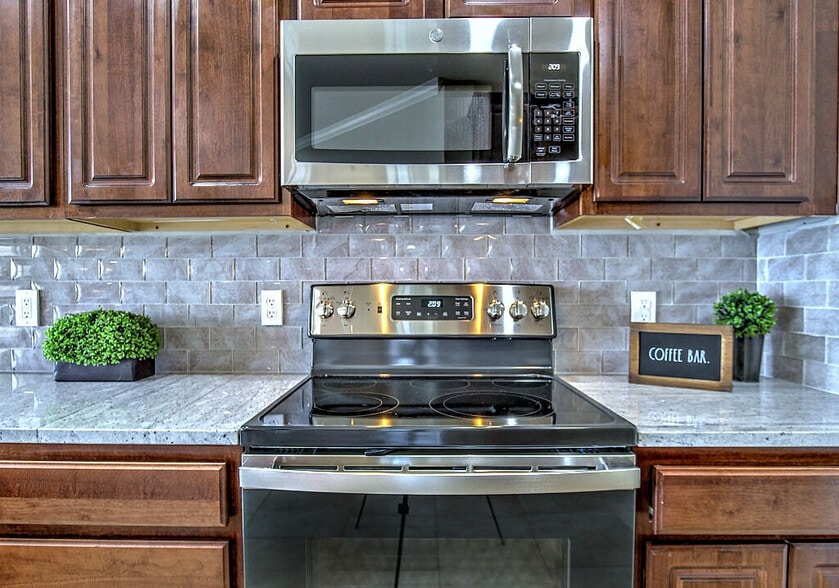 More Photos Of 401 E Pearl St, Granbury Apartments For Sale