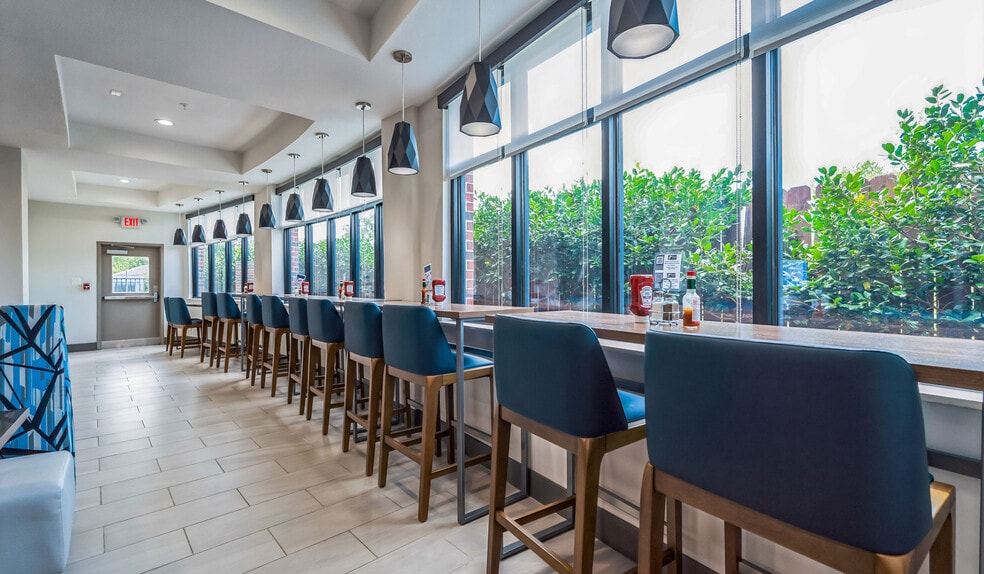 More Photos Of 46300 Interstate 10, Winnie Hotel For Sale