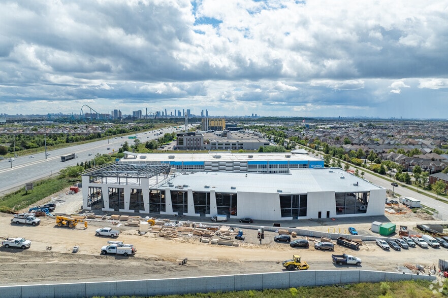 More Photos Of 435 Cityview Blvd, Vaughan Industrial For Sale