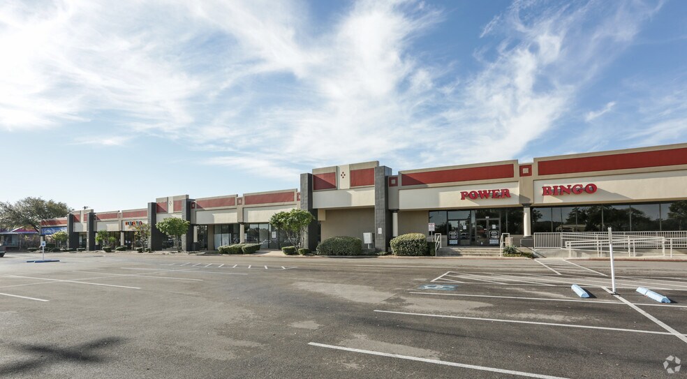 More Photos Of 226 W Bitters Rd, San Antonio Unknown For Lease