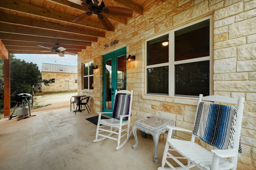 More Photos Of 7400 McGregor Ln, Dripping Springs Hotel For Sale