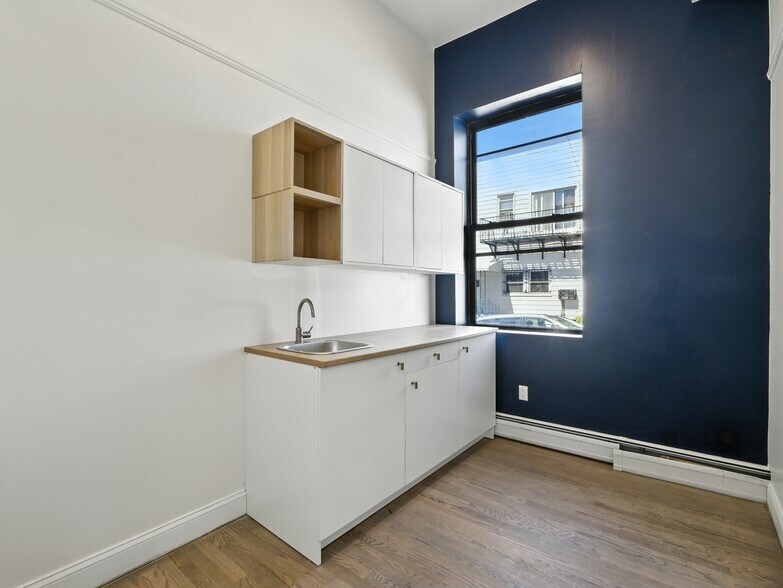 More Photos Of 538-540 62nd St, West New York Loft Creative Space For Lease