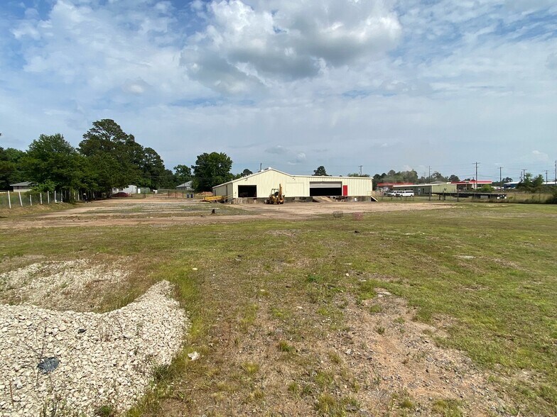 More Photos Of 1603 Industrial Blvd, Kilgore Unknown For Lease