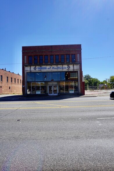 More Photos Of 121 E Franklin Blvd, Gastonia Storefront Retail Office For Lease