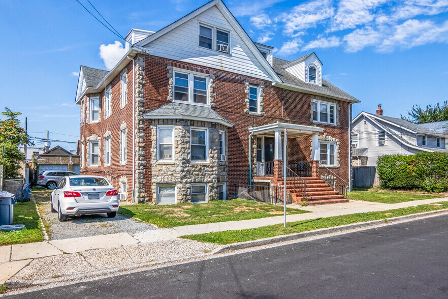 More Photos Of 19 Madison Ave, Franklin Square Apartments For Sale