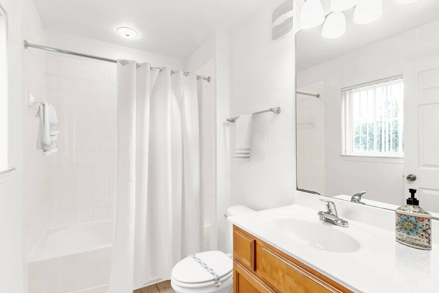 More Photos Of 450 Fontana Cir, Oviedo Apartments For Lease