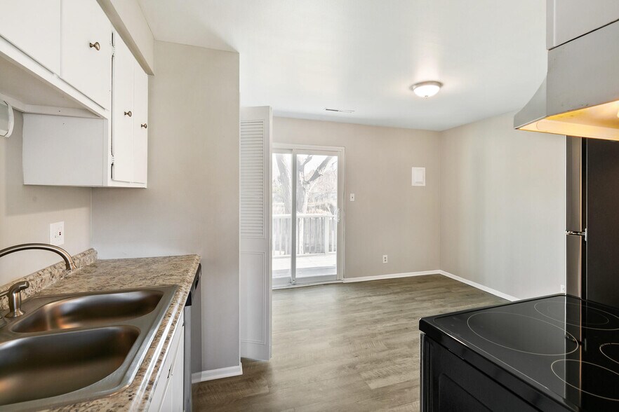 More Photos Of 180 S 20th Ave, Brighton Apartments For Sale