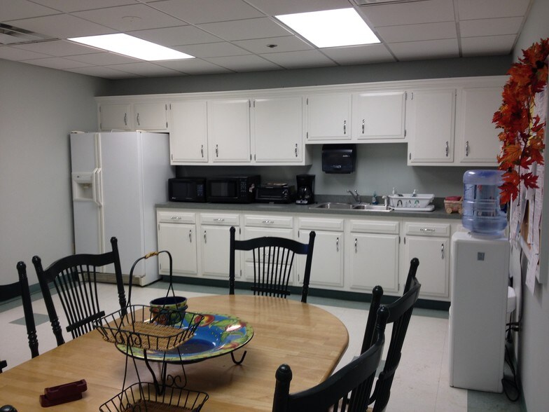 More Photos Of 206 Broadway St, Durham Warehouse For Lease