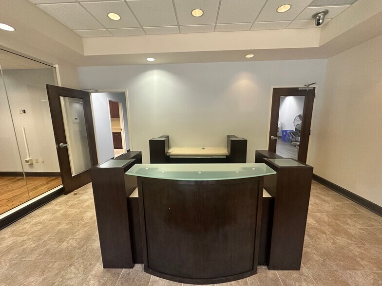 More Photos Of 6525 Shiloh Rd, Alpharetta Office Residential For Sale