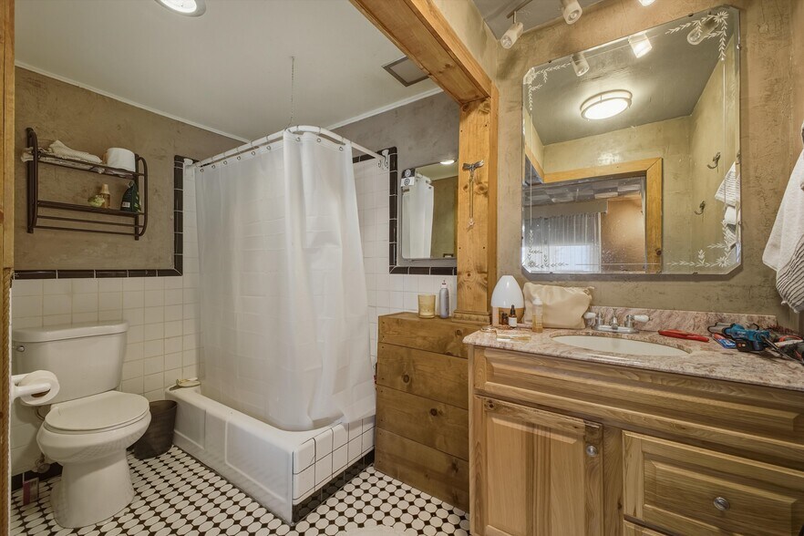 More Photos Of 24 Matisse Rd NE, Albuquerque Apartments For Sale