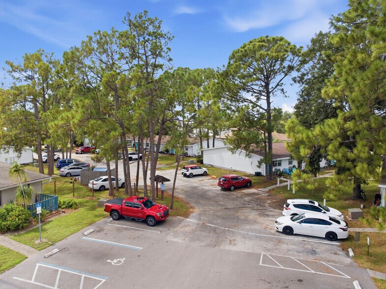More Photos Of 5901 Bryce Ln, Tampa Apartments For Sale