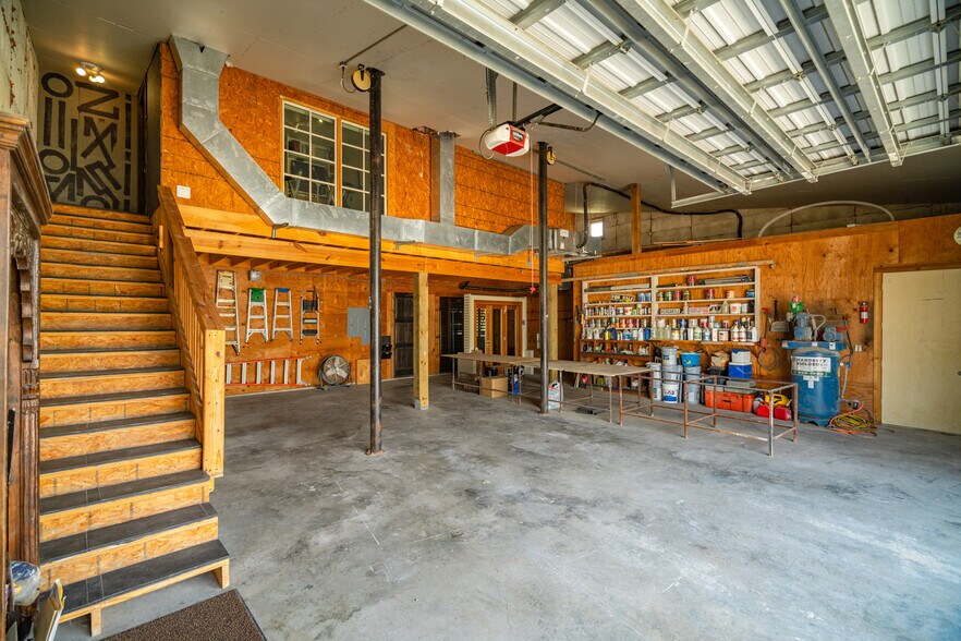 More Photos Of 1703 Highway 35 S, Rockport Office Residential For Lease