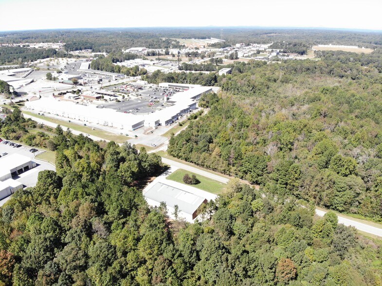 More Photos Of 232-236 Industrial Park Dr, Commerce Office For Sale