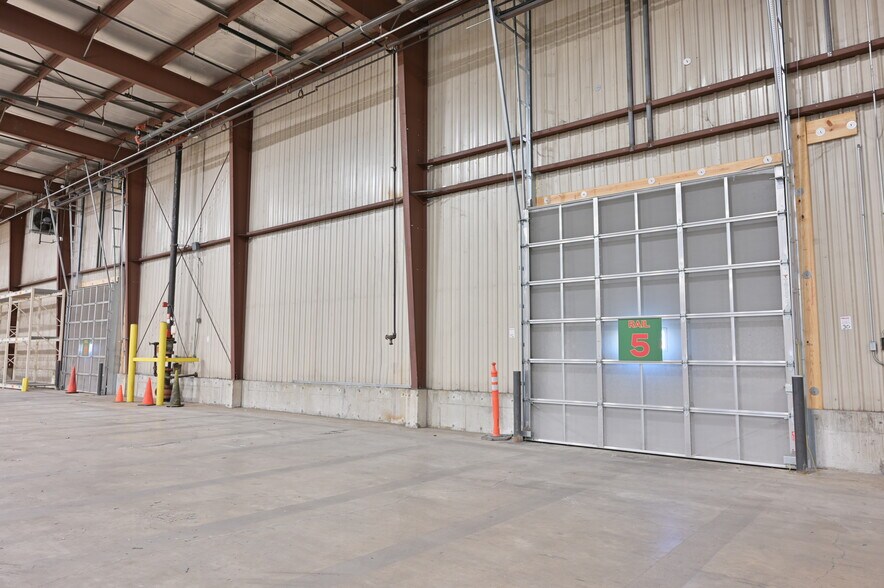 More Photos Of 680 E John St, Markesan Warehouse For Lease