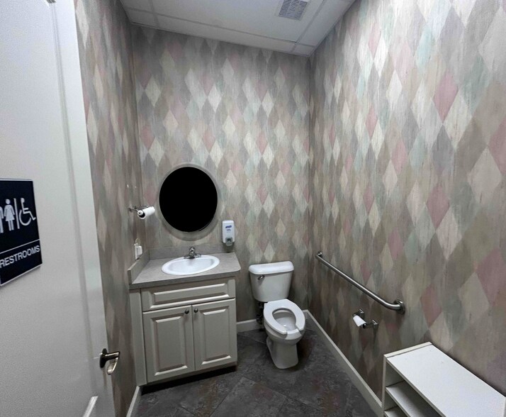 More Photos Of 660 Charlotte St, Punta Gorda Office For Lease