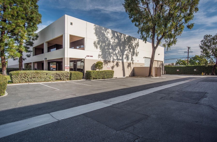 More Photos Of 2520 Mira Mar Ave, Long Beach Warehouse For Lease