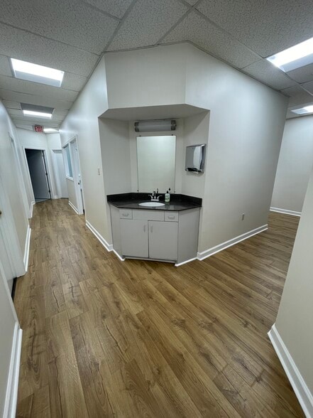 More Photos Of 6575 Stage Rd, Bartlett Office For Lease