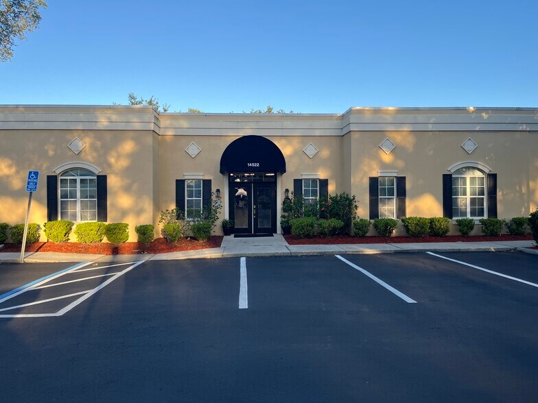 More Photos Of 14522 University Point Pl, Tampa Medical For Sale