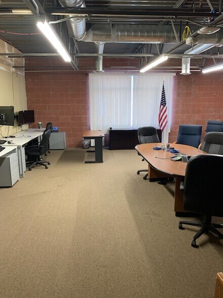 More Photos Of 692-718 W Confluence Ave, Murray Light Manufacturing For Sale