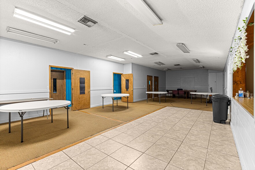 More Photos Of 484 Emerald Rd, Ocala Religious Facility For Sale