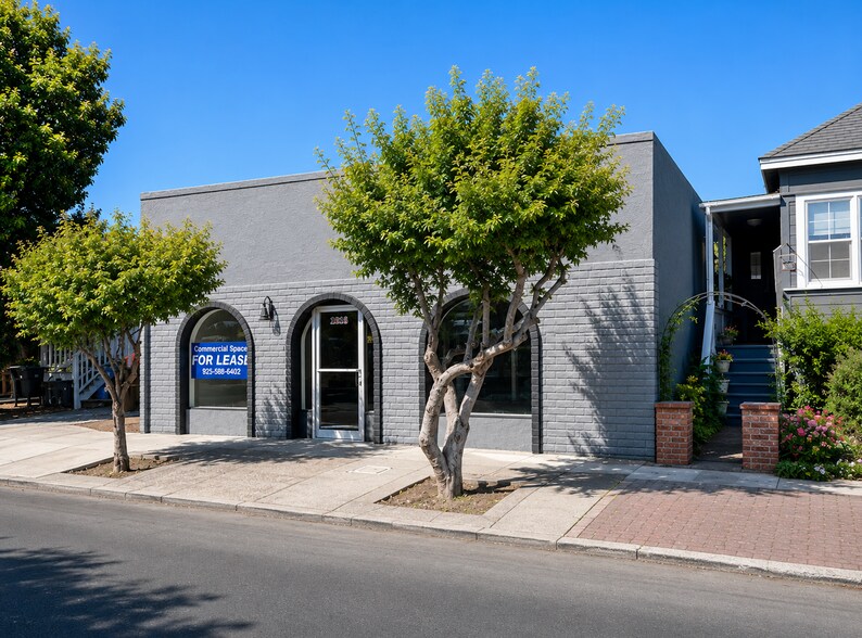 Primary Photo Of 1616 Alhambra Ave, Martinez Storefront For Lease