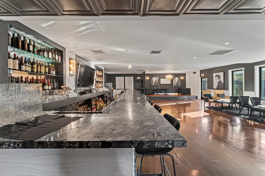 More Photos Of 281 W Main St, Ventura Storefront Retail Residential For Sale