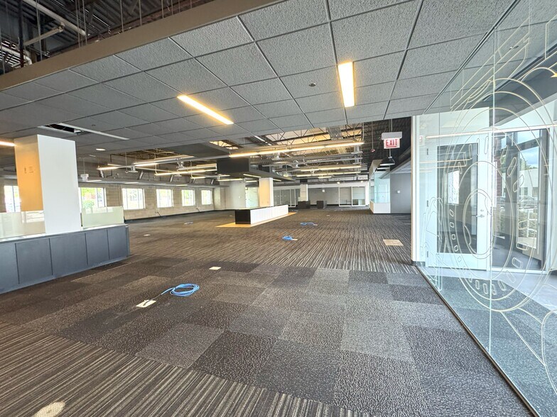 More Photos Of 4222-4248 Meridian Pky, Aurora Unknown For Lease