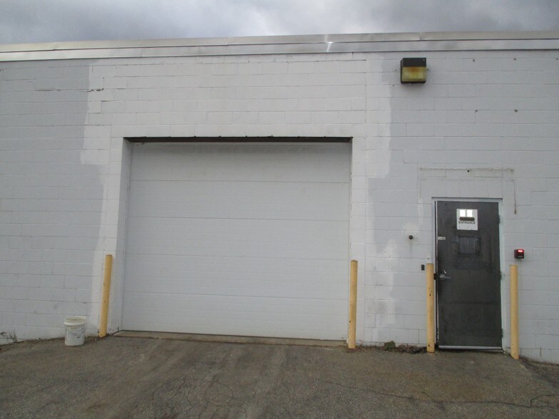 More Photos Of 9 Great Falls Ave, Rochester Manufacturing For Lease
