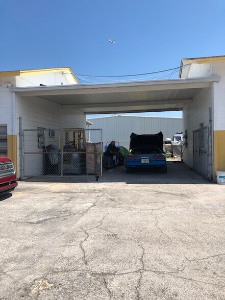 More Photos Of 6801 Tower Dr, Hudson Service For Lease