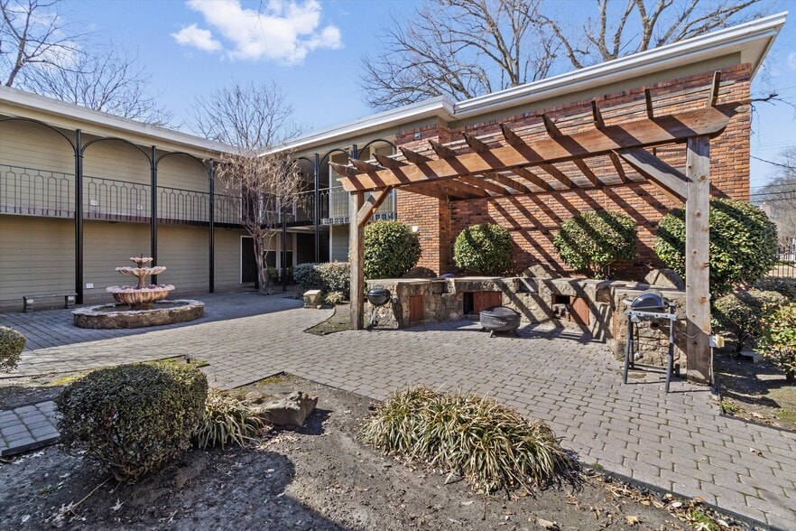 More Photos Of , Memphis Multifamily For Sale