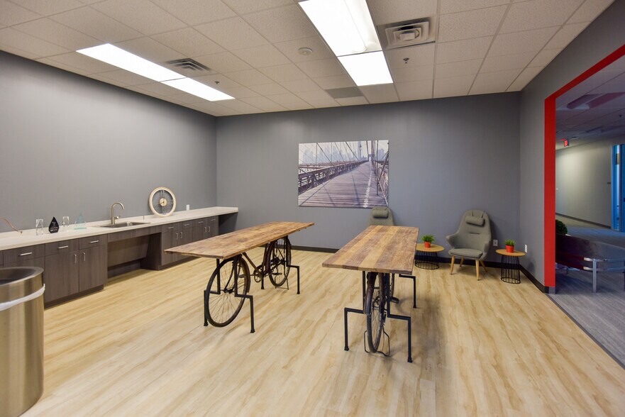 More Photos Of 8605 Freeport Pky, Irving Office For Lease