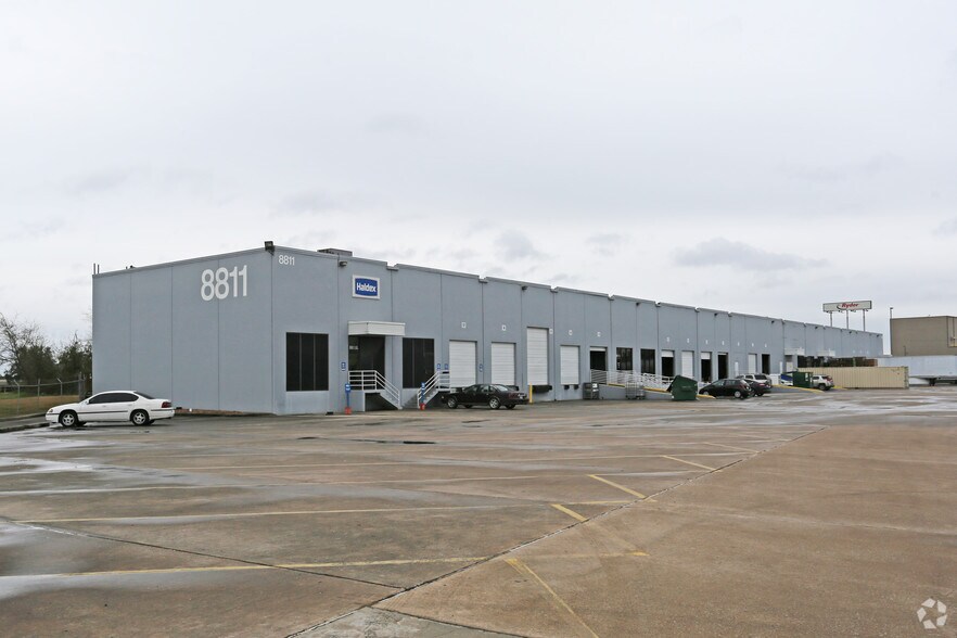 More Photos Of 8811 Wallisville Rd, Houston Warehouse For Lease