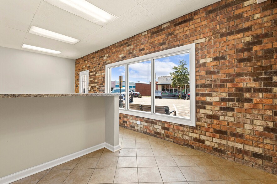 More Photos Of 150 N Steele St, Sanford Office For Sale