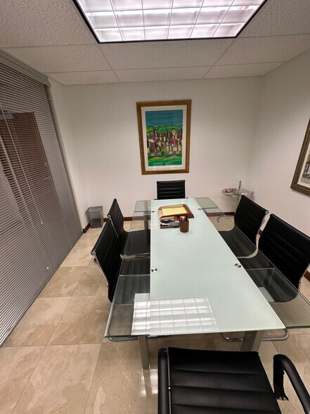 More Photos Of 4300 Biscayne Blvd, Miami Office Residential For Lease