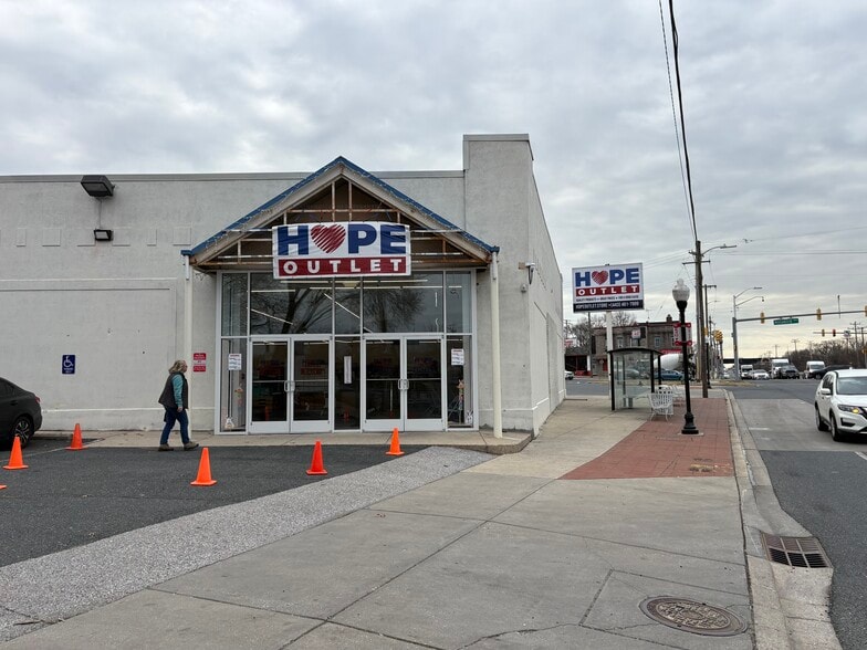 Primary Photo Of 1725 Dundalk Ave, Baltimore Convenience Store For Sale