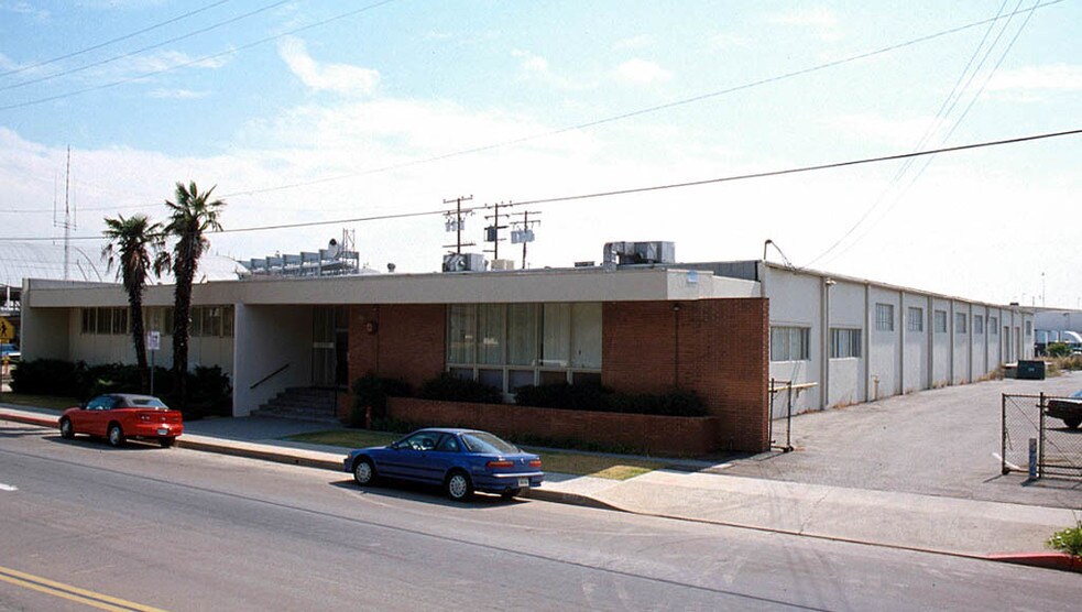 More Photos Of 5540 Harbor St, Commerce Warehouse For Lease