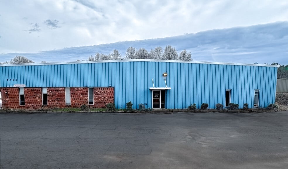More Photos Of 2362 S Pine St, Spartanburg Service For Lease
