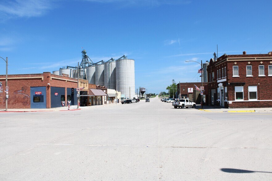 More Photos Of 800 Box Butte Ave, Hemingford General Retail For Sale