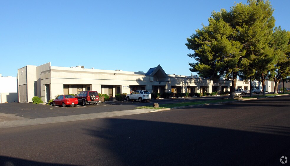 More Photos Of 3020-3048 N 33rd Dr, Phoenix Research And Development For Lease