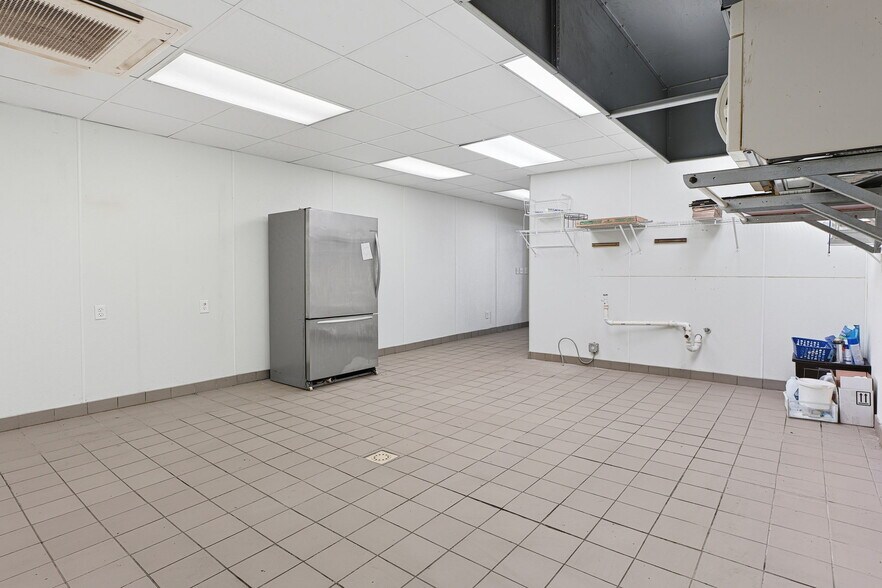 More Photos Of 105 McCreary St, Fort Branch Storefront Retail Office For Sale