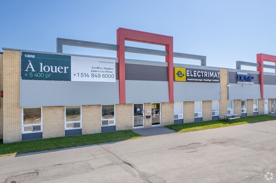 More Photos Of 650-840 Boul Du Curé-Boivin, Boisbriand Distribution For Lease