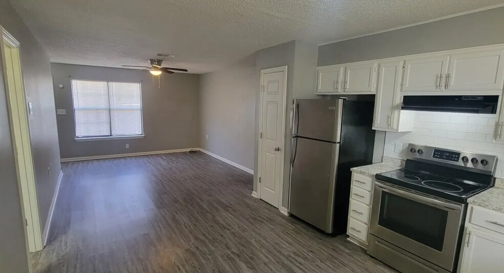 More Photos Of 1800 Labette Manor Dr, Little Rock Apartments For Sale