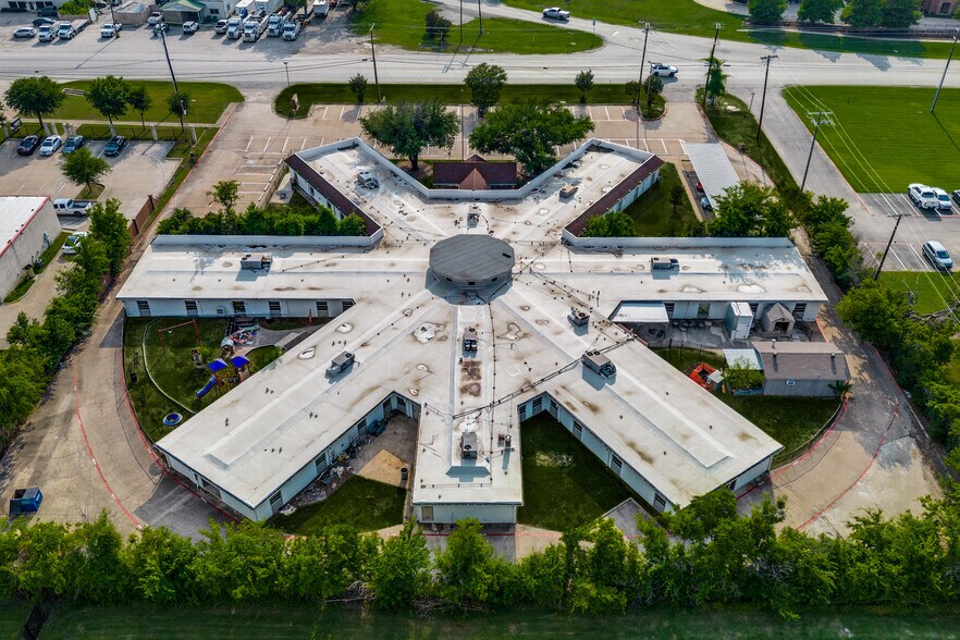 More Photos Of 1710 N McDonald St, McKinney Assisted Living For Sale