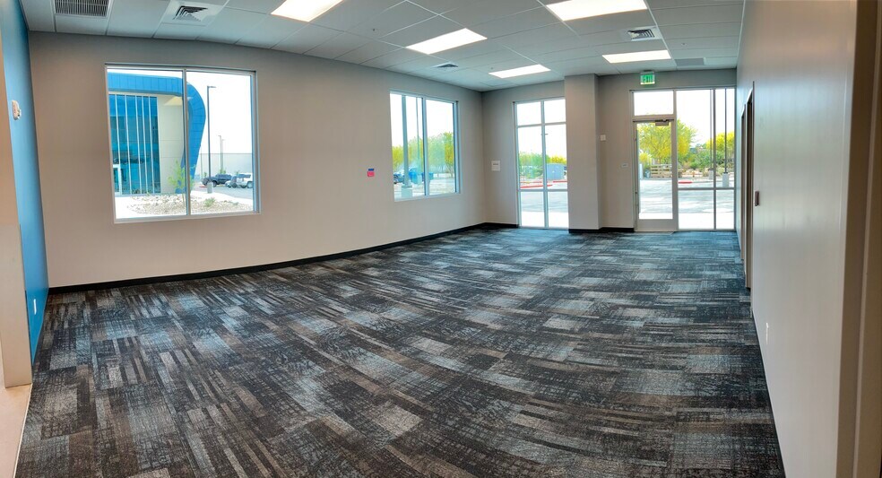 More Photos Of 5649 S Avery Cir, Mesa Airplane Hangar For Sale