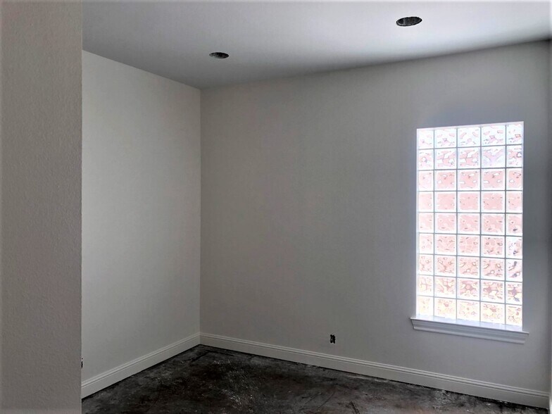 More Photos Of 4262 S Jackson St., San Angelo Office For Lease