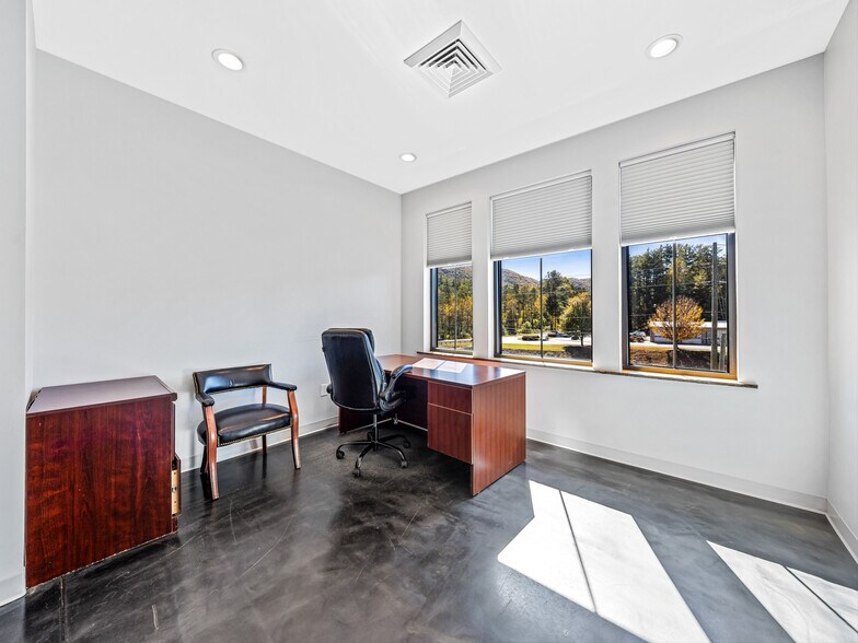 More Photos Of 208 Charlotte Hwy, Asheville Medical For Sale